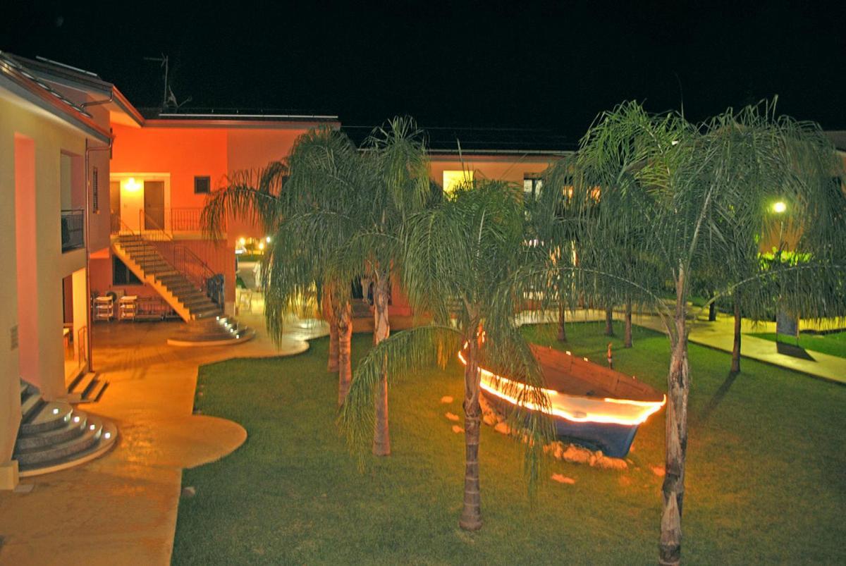Club Esse Aquilia Beach Village Badolato Marina Eksteriør bilde
