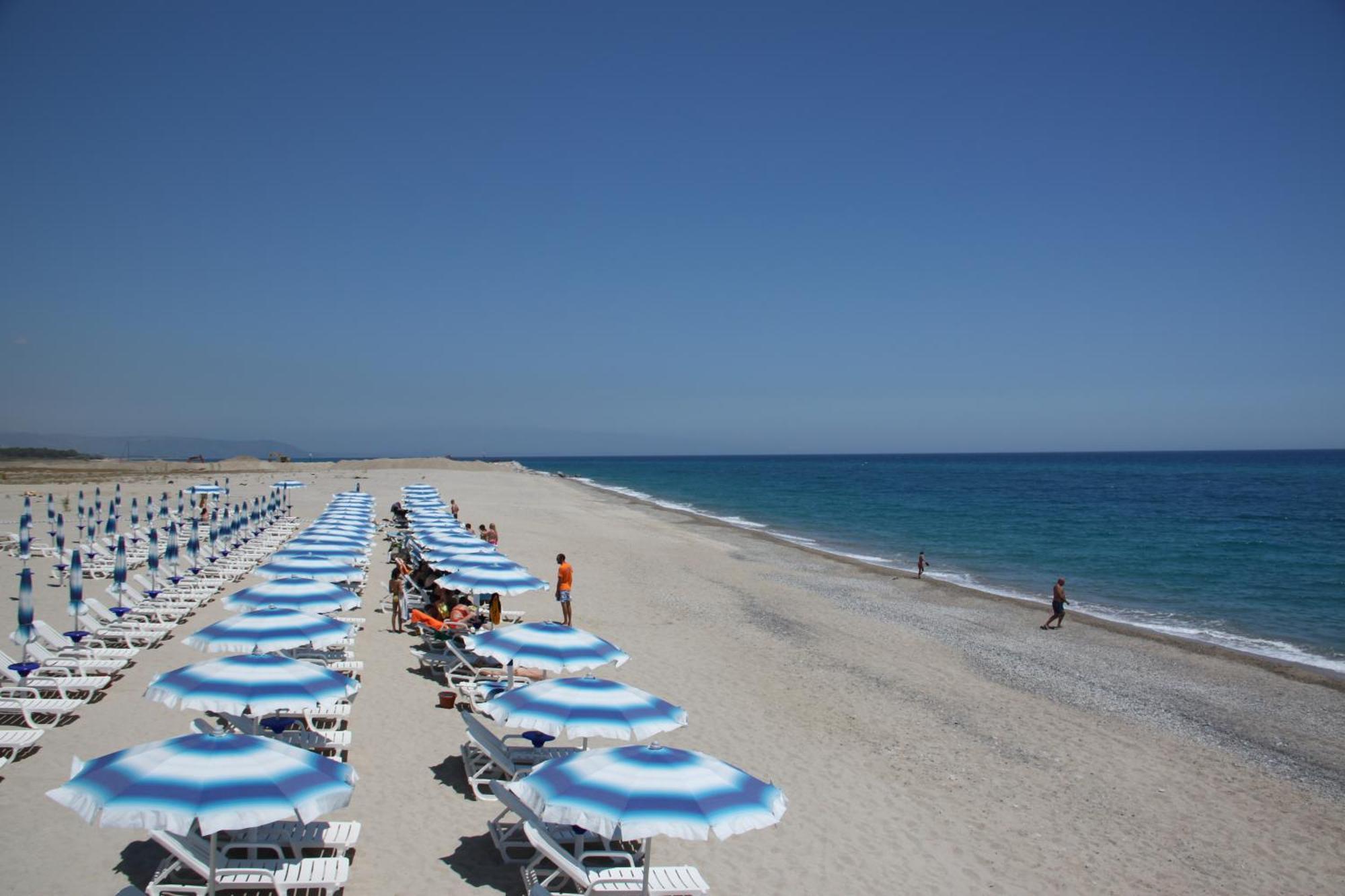Club Esse Aquilia Beach Village Badolato Marina Eksteriør bilde