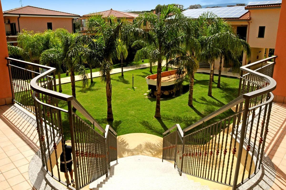Club Esse Aquilia Beach Village Badolato Marina Eksteriør bilde